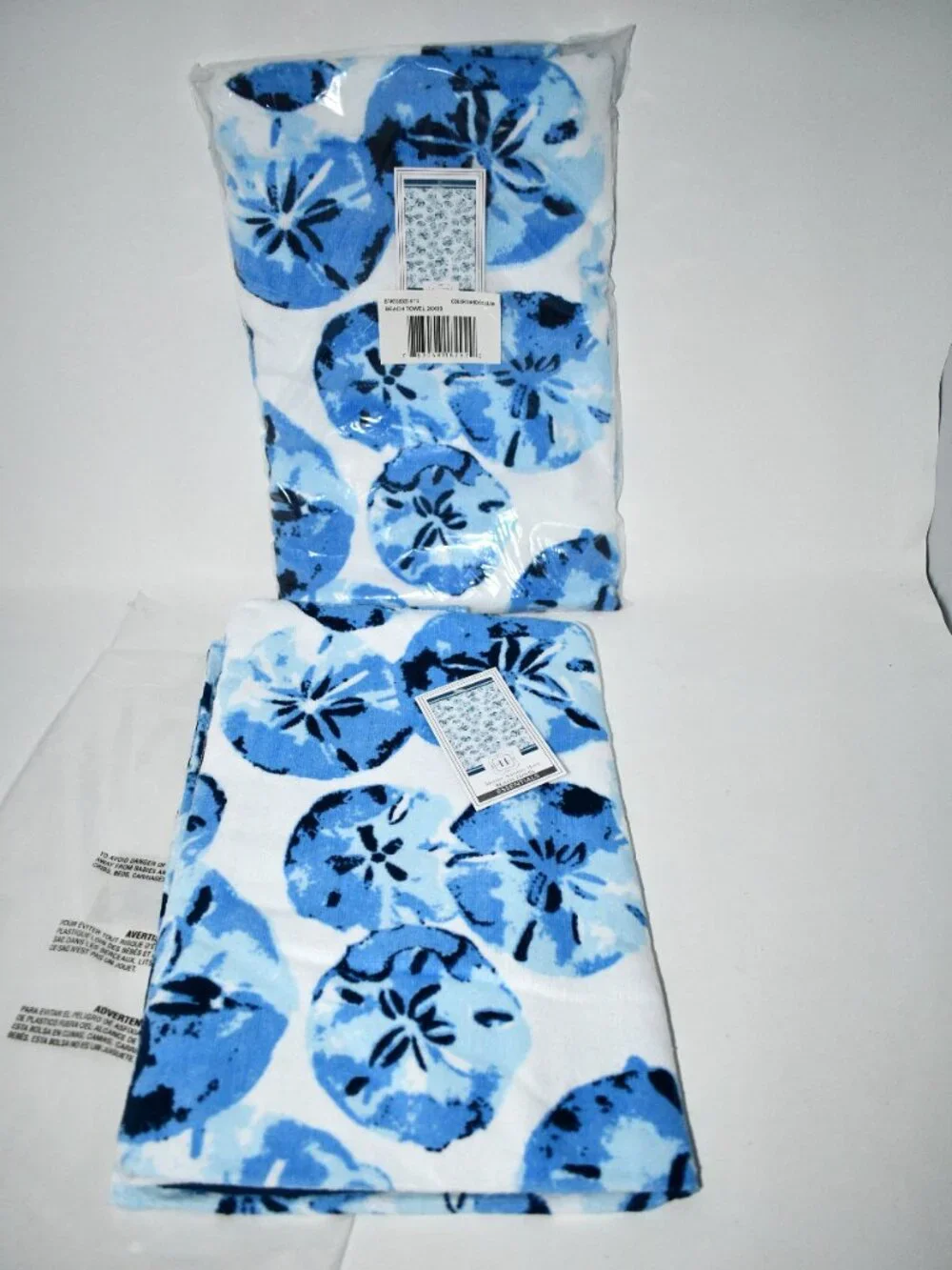 Modern Southern Home Beach Towels Set of 2 Sand Dollar Blue White 28x60 NWT